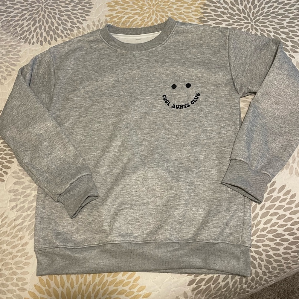 Cool Aunts Club Sweatshirt size M. New Without Tags! - Picture 4 of 5
